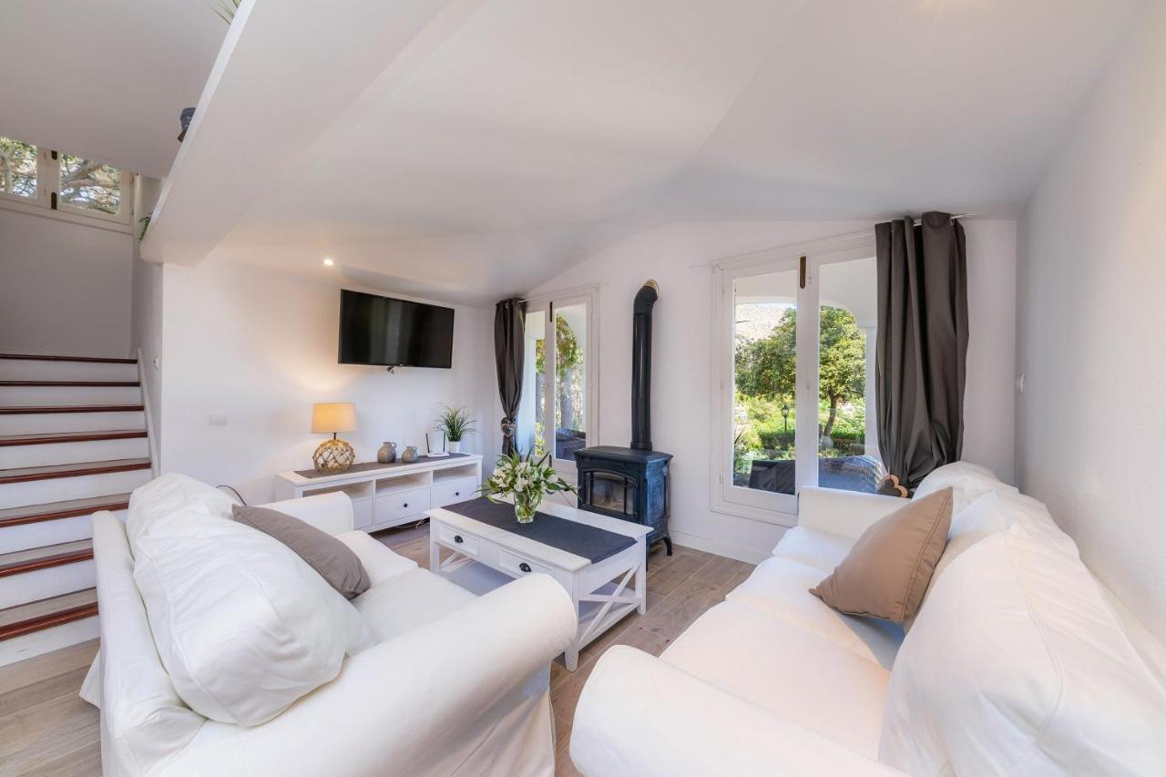 The Lovely Botana 1 * Cala de Sant Vicenc