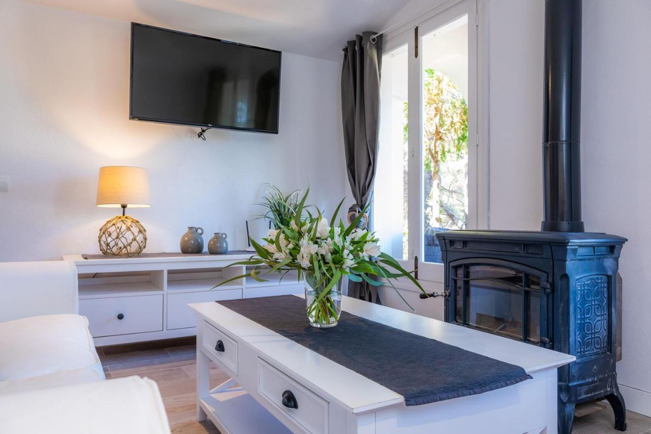 The Lovely Botana 1 * Cala de Sant Vicenc